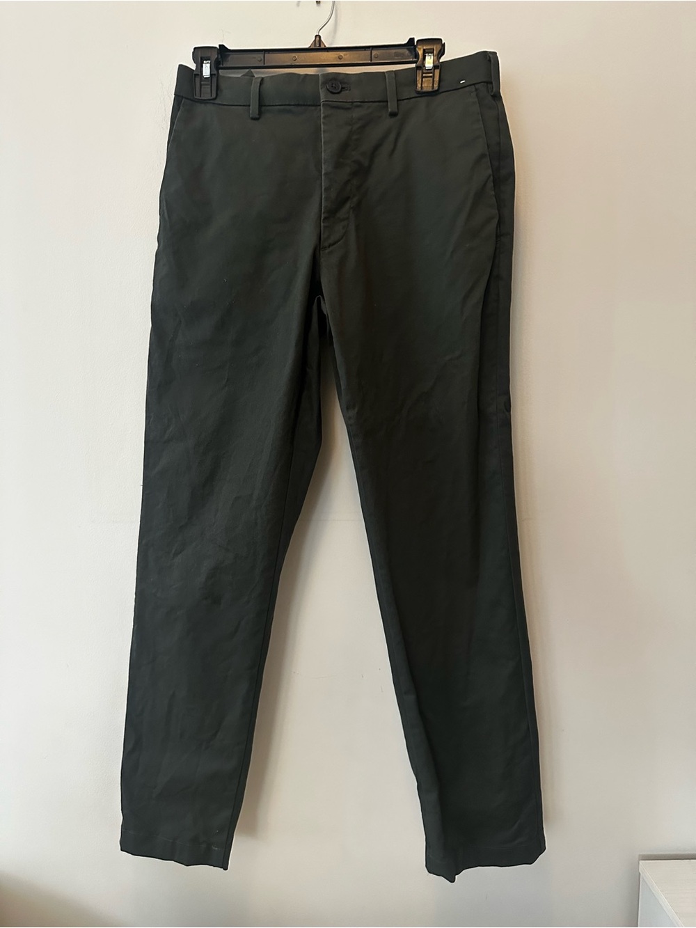 Uniqlo Men's Dark Green Slim Chinos